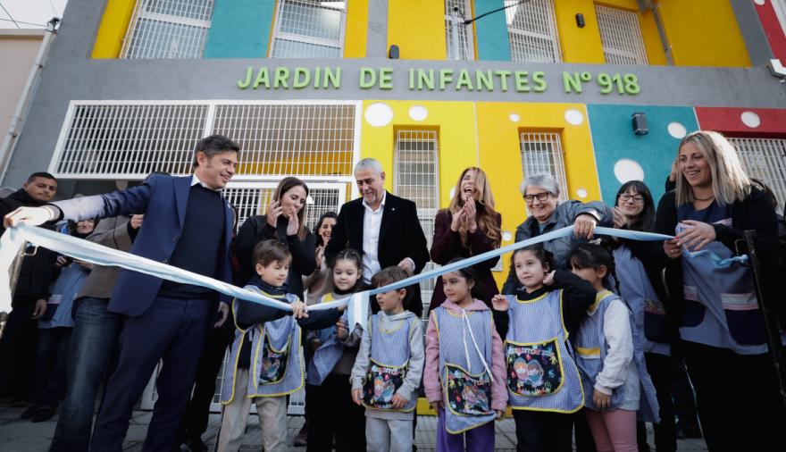 Kicillof inauguró en Avellaneda el nuevo edificio del Jardín de Infantes N°918