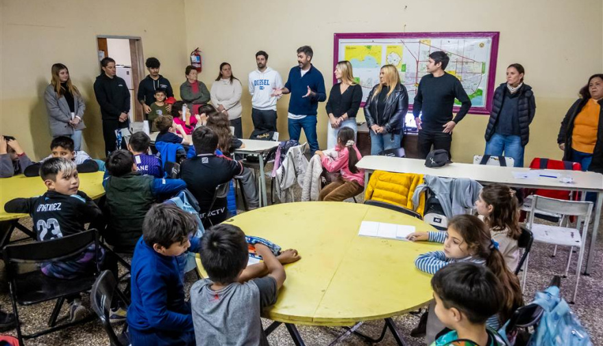 "Crecer en tu Barrio": Junín lleva educación, deporte y robótica a los barrios con una propuesta de jornada extendida