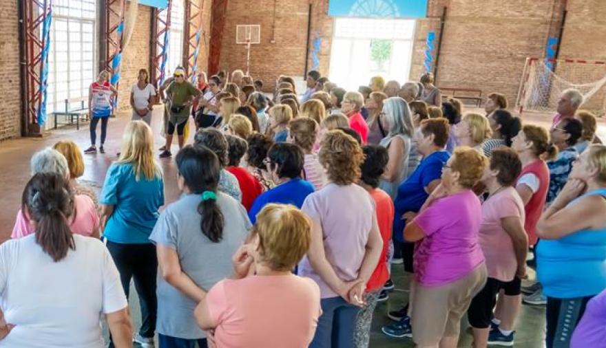 El Club de Leones Junín impulsa una campaña para promover el respeto y el cuidado de las personas mayores