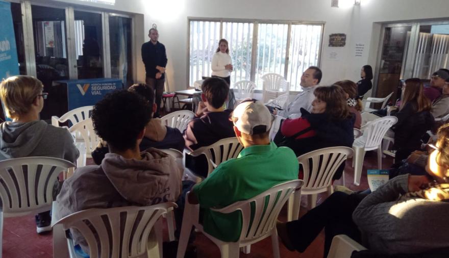 Vecinos de Morse asistieron a un curso para tramitar la licencia de conducir