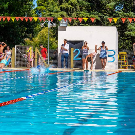 Se desarrolló con éxito el encuentro de natación con más de 300 chicos y chicas