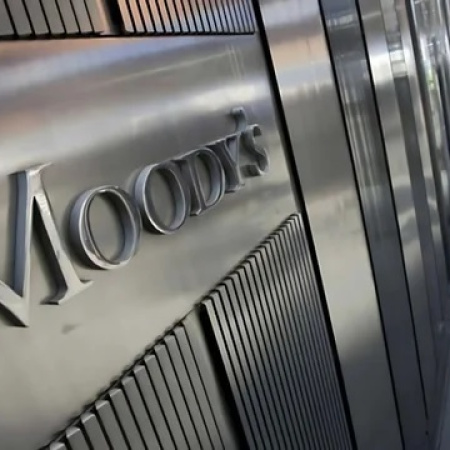 Moody's mejoró la calificación argentina y advirtió que "nuevos desafíos comprometerían el progreso logrado"