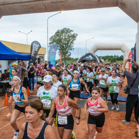 Unas 300 competidoras participaron de la 17° Carrera de la Mujer