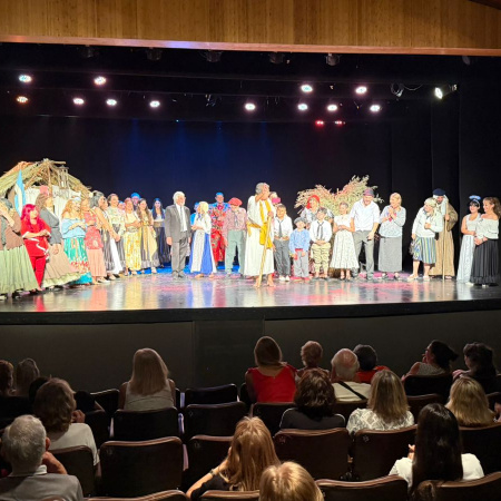 Vecinos a Escena presentó su obra anual con enorme respuesta del público