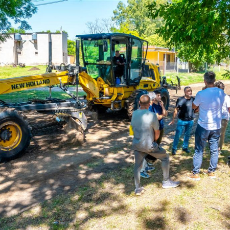 Trabajos de mejoras de las calles del Parque Natural Laguna de Gómez