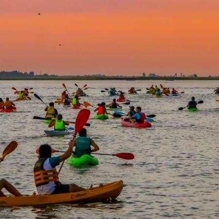 Invitan a participar de la primera kayakeada del verano en la Laguna de Gómez