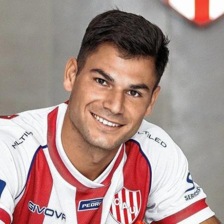 Gastón Arturia podría llegar a Sarmiento para reforzar la defensa