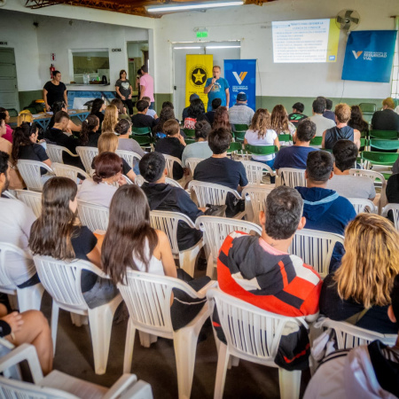 El Municipio continúa con los cursos de seguridad vial en los barrios para facilitar la obtención de licencias