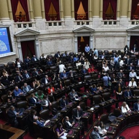 Diputados aprobó la reforma laboral en una sesión tensa y marcada por escándalos