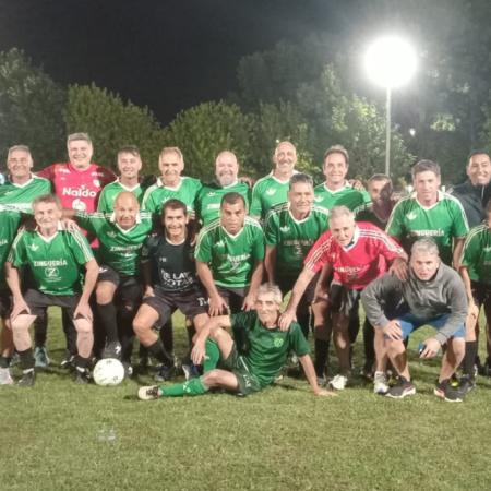 Senior +48: Sarmiento escribió su primera página dorada y gritó campeón