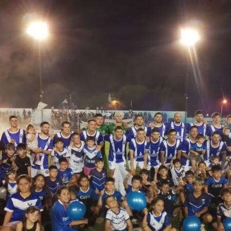 Villa Belgrano avanza con más obras en El Bosque: renovarán por completo la iluminación del estadio