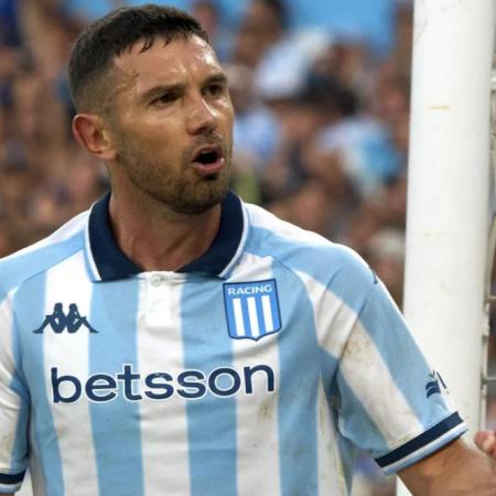 Racing busca levantar cabeza ante Argentinos Juniors y sumar su primer triunfo en el año