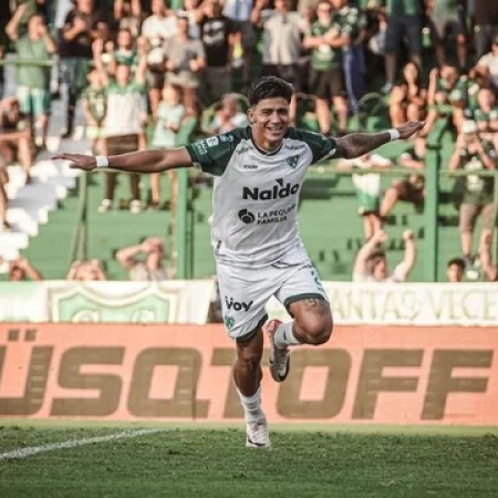 Sarmiento le ganó a Estudiantes de Río Cuarto y se aleja del descenso