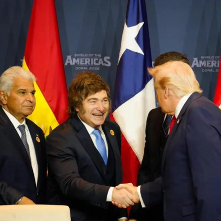 Milei participó de la cumbre "Escudo de las Américas" y ratificó su alianza con Trump