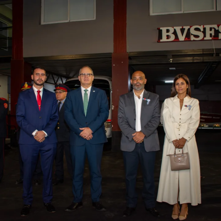 Israel donó una ambulancia de alta complejidad para los bomberos voluntarios de Solano