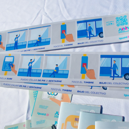 Ciudad inclusiva: implementan un sistema de pictogramas en los colectivos para garantizar una mayor accesibilidad