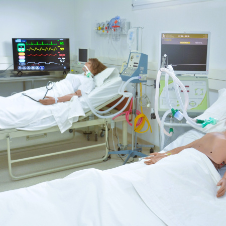 La UNNOBA recibió la donación de respiradores para fortalecer las prácticas de estudiantes de Enfermería