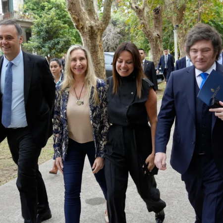 El Gobierno cruzó a Axel Kicillof por YPF