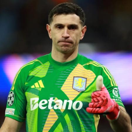 Alarmas en la Selección argentina: “Dibu“ Martínez tuvo que ser reemplazado por posible lesión