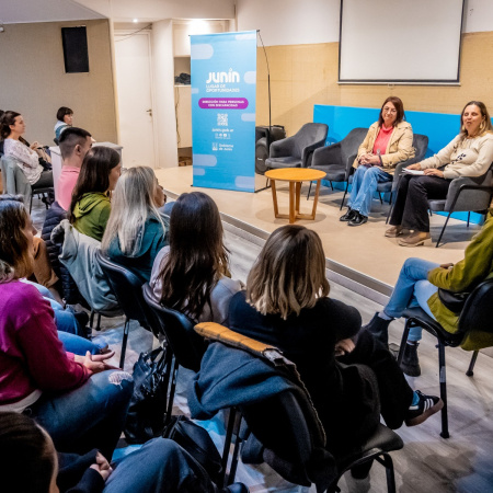 Capacitan a empleados municipales para promover una mayor empatía en la atención al público