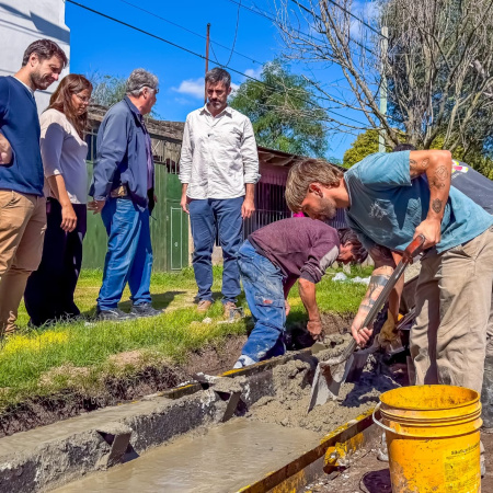 Avanza la obra de cordón cuneta en el barrio Mayor López