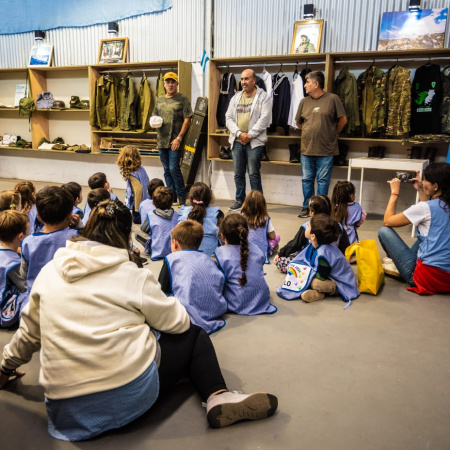 Alumnos del Jardín N°913 disfrutaron de una visita guiada por el MALVAR