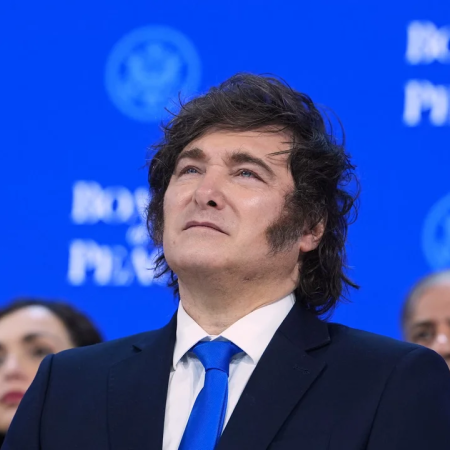 Imagen de Milei en picada: baja 13 puntos desde enero y queda detrás de tres opositores