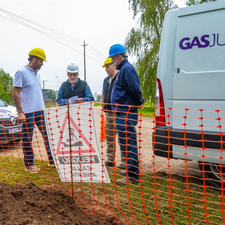 Extienden la red de gas natural en los barrios Cerrito Colorado y Proyecto Alvear