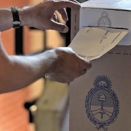 El Gobierno envió al Senado la reforma electoral, pero aparecen dificultades para su sanción