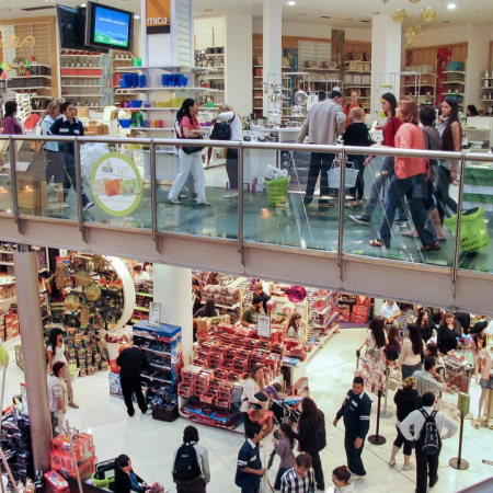 El consumo de los hogares en bienes y servicios finales siguió siendo negativo en marzo