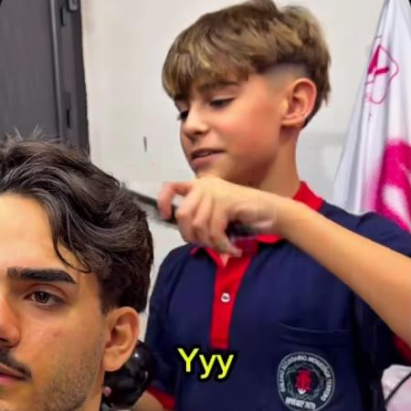 De un sueño en el garage a una promesa viral: Julián Álvarez le respondió a un barbero de 14 años