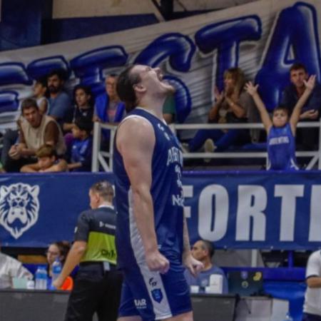 Argentino entra en la cuenta regresiva por la permanencia ante Atenas