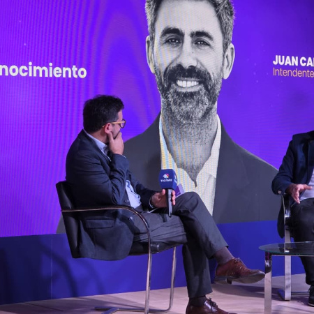 El intendente Fiorini expuso el modelo “Junín, Ciudad del Conocimiento” en la Feria del Libro