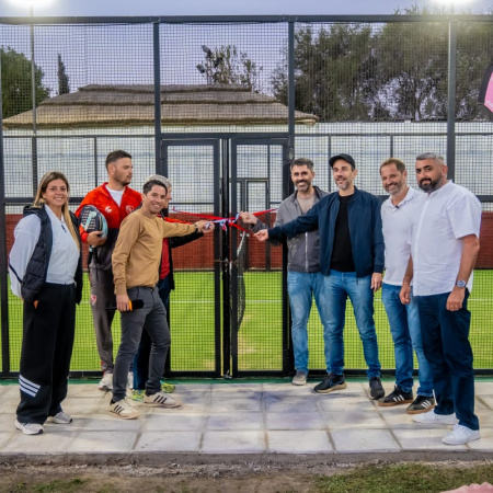 El Club Independiente inauguró nuevas canchas de pádel con acompañamiento del Municipio