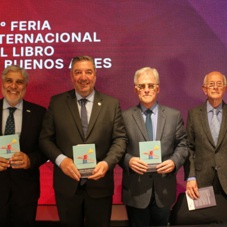Tamarit presentó el libro «Aportes Académicos. Equilibrio de Poderes. Rol del Poder Judicial»