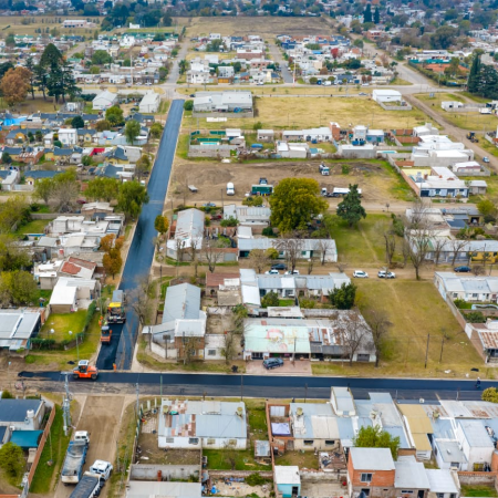 El Municipio avanza con nuevas cuadras de pavimento en el barrio Bicentenario