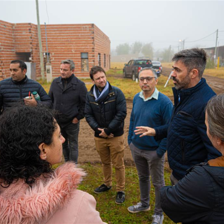 Fiorini recorrió obras de mejorado en barrio San Juan y destacó el trabajo conjunto con los vecinos