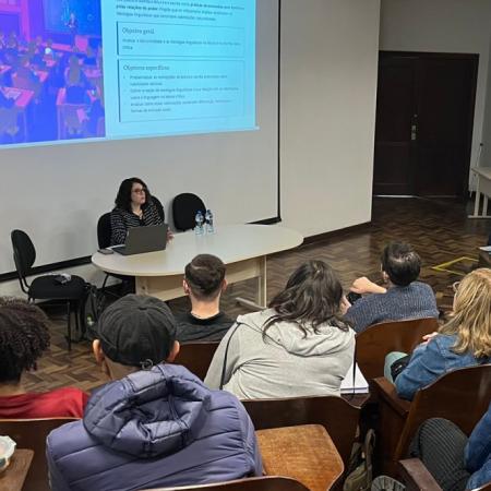 Florencia Baez Damiano expuso en Brasil sobre lectura, escritura e IA en la educación superior
