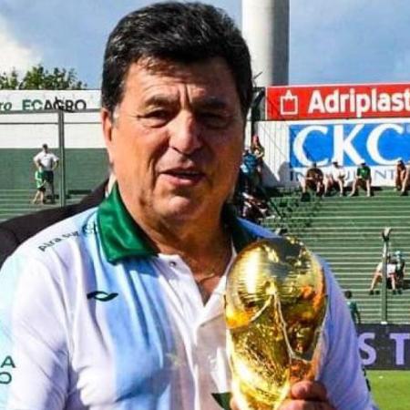 Passarella, el ex Sarmiento que aparece junto a Maradona, Kempes y Messi en la nueva lata de Quilmes