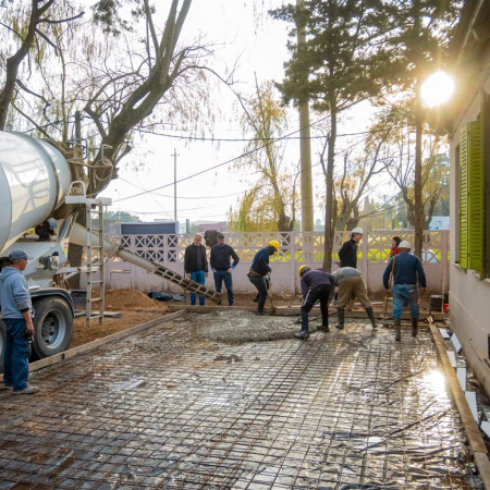 Avanza la construcción del playón deportivo para la Secundaria 11 y la Primaria 35