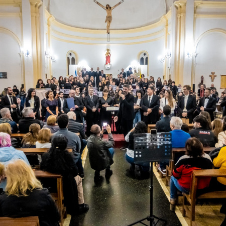 Junín celebró los 10 años de Aires de Música con un concierto histórico de más de 120 artistas en escena