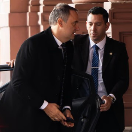 El peronismo en el Senado se sumó a la ofensiva contra Adorni: exigen su remoción del cargo