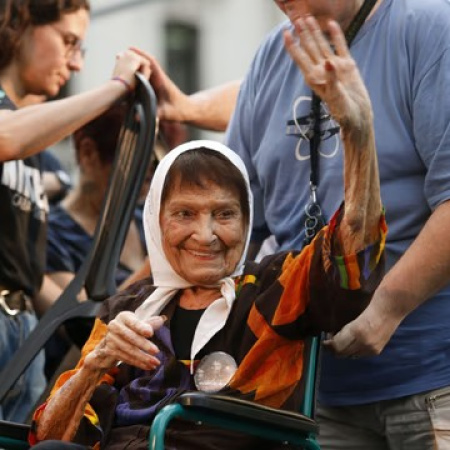 Murió Taty Almeida, la referente de Madres de Plaza de Mayo