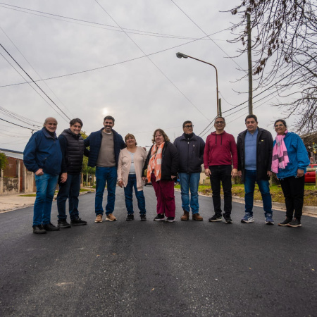 El Municipio avanza con el plan de asfalto y suma nuevas cuadras pavimentadas en el barrio La Celeste