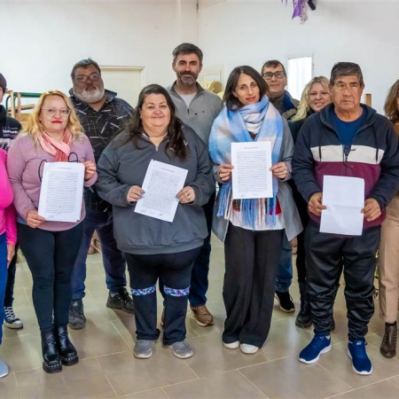 El Municipio avanzó con la regularización dominial de vecinos del barrio Almirante Brown