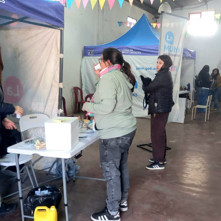 "La Muni en Tu Barrio" llegó al Ricardo Rojas con servicios, asesoramiento y atención para los vecinos