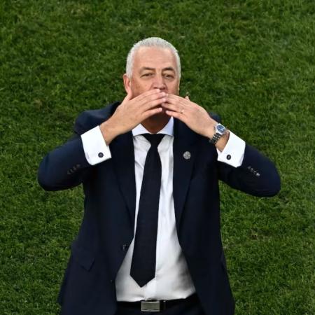 Gustavo Alfaro, el DT con corazón juninense que hace historia con Paraguay en el Mundial