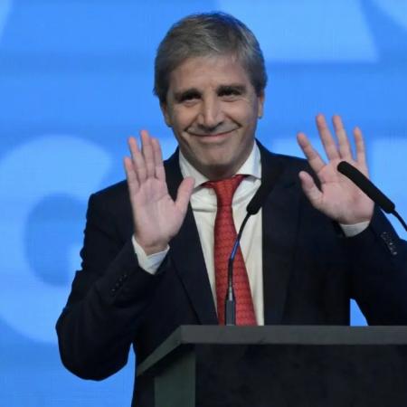 Caputo insiste en que “lo peor ya pasó” y apuntó contra Kicillof: “No va a ser presidente"