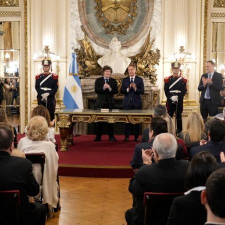 Juró Santilli en la Rosada como nuevo Jefe de Gabinete
