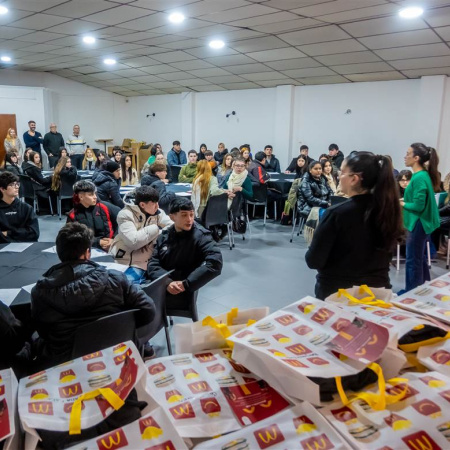 Con la apertura de McDonald's en Junín, 85 jóvenes fueron incorporados a su primer empleo